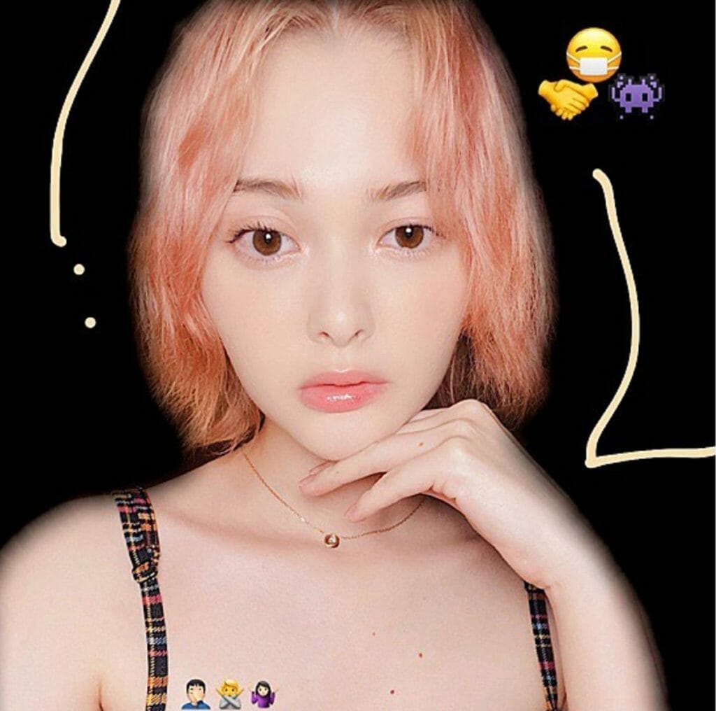 玉城ティナ、オシャレなピンクヘアーが似合いすぎ！キュートな自撮りにファン「本当に可愛い！」 COCONUTS